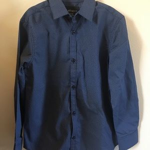 Van Heusen Boy’s Small 8 Button Up Shirt